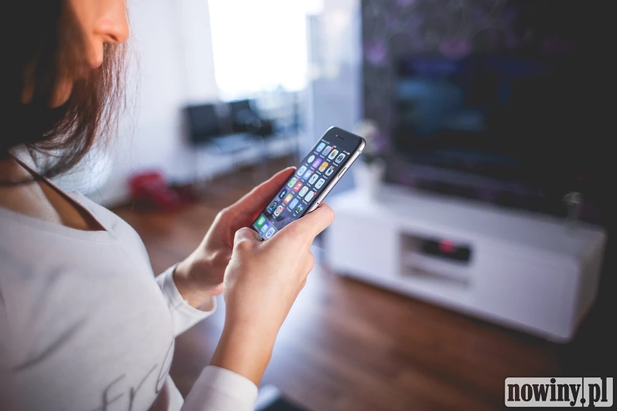 3 akcesoria do telefonu przydatne w podróży