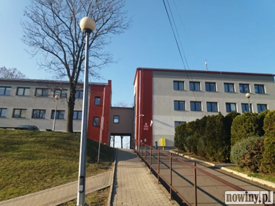 Prawie 1100 uczniów i przedszkolaków rozpoczyna dziś naukę w placówkach gminy Mszana