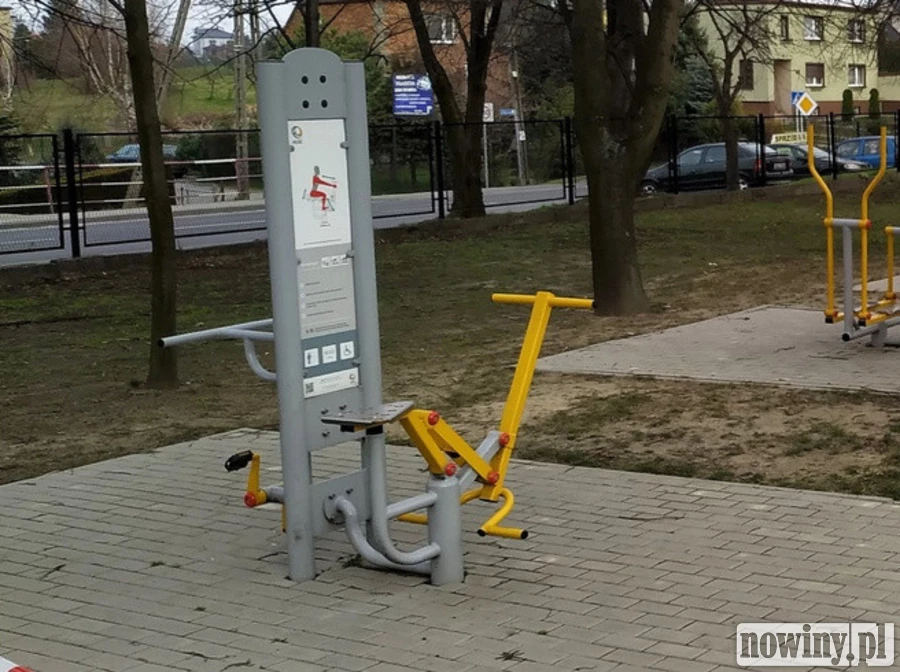 Siłownię pod chmurką zżera rdza. Trafi do poprawki