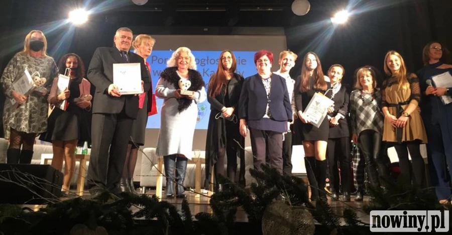 Dostrzeżeni i docenieni. Wolontariusze z I LO w Wodzisławiu Śl. z wyróżnieniem