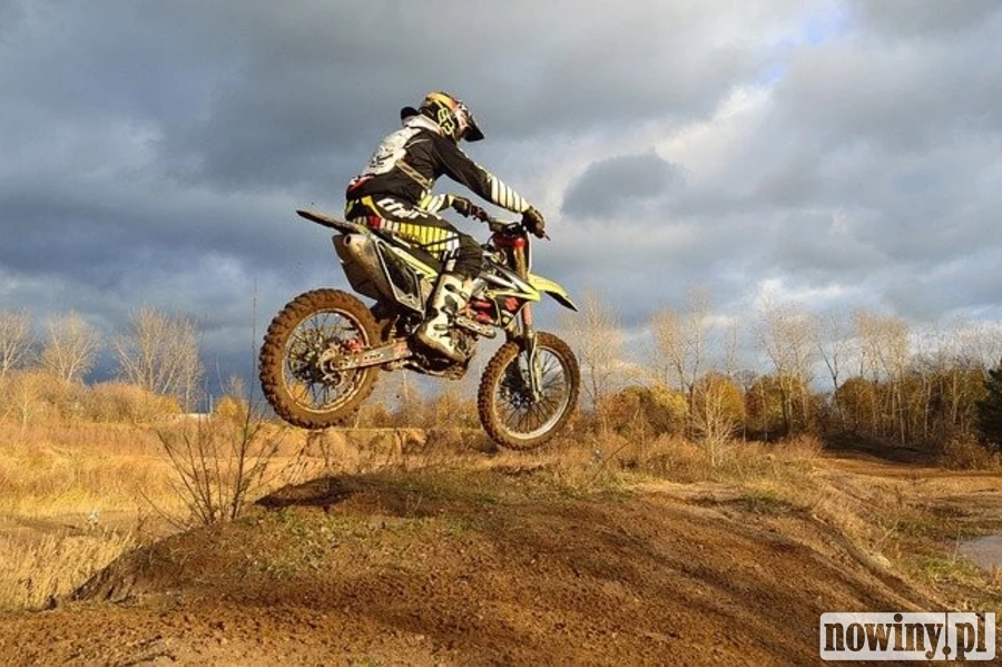 Motocykle cross coraz popularniejsze - co warto wiedzieć przed zakupem?