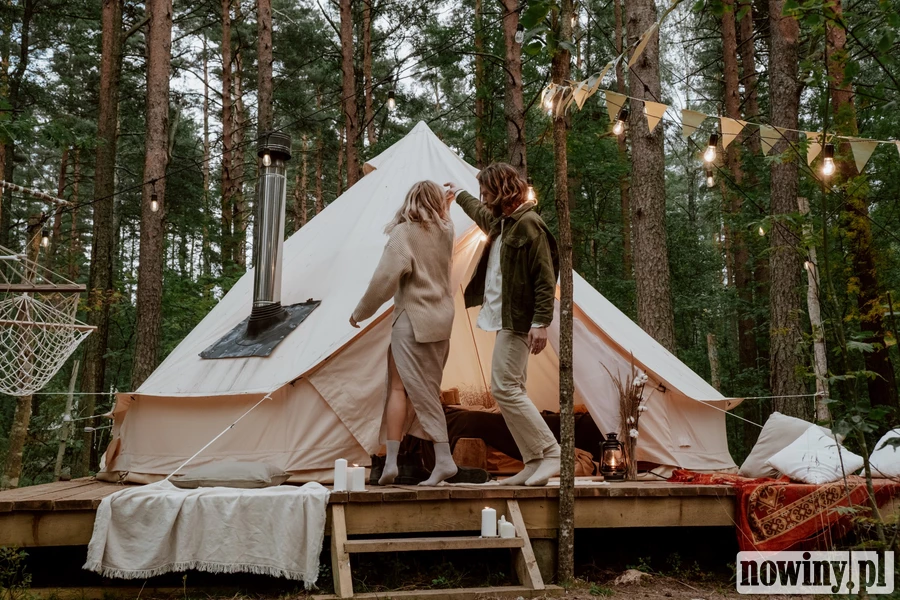 Czym jest GLAMPING? Jednym z pomysłów na nietuzinkowe wakacje