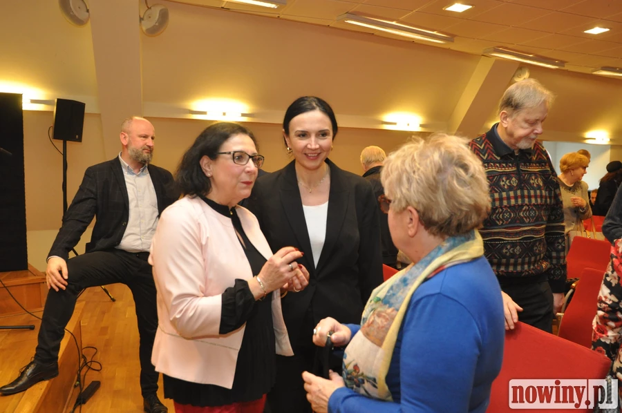 Ostatnia konferencja w sali konferencyjnej Zamku Piastowskiego