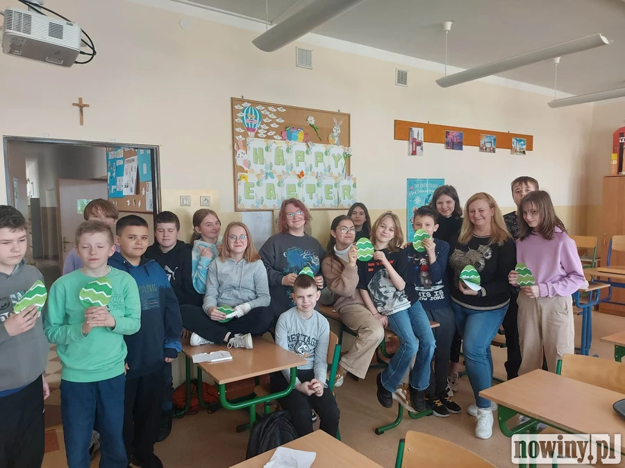 Po co w raciborskiej "osiemnastce" rozrzucono jajeczka w różnych miejscach?