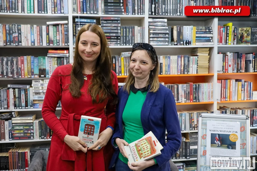Mistrzyni komedii kryminalnych Marta Matyszczak w bibliotece na Ostrogu