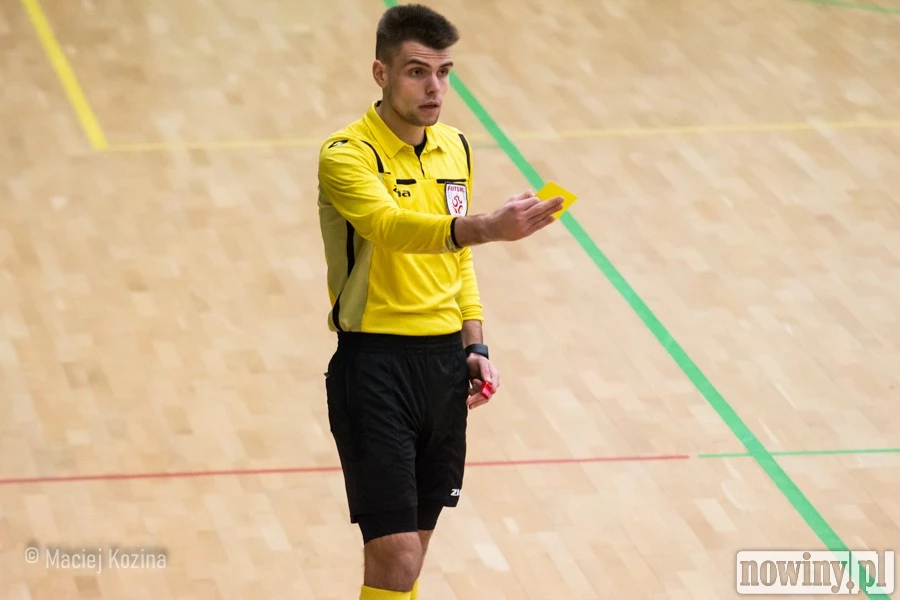 Arbiter Mateusz Piszczelok zadebiutował na poziomie Fortuna I Ligi