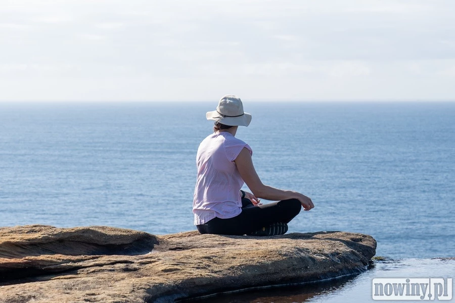 Przewodnik po mindfulness – jak znaleźć spokój w zgiełku codziennego życia
