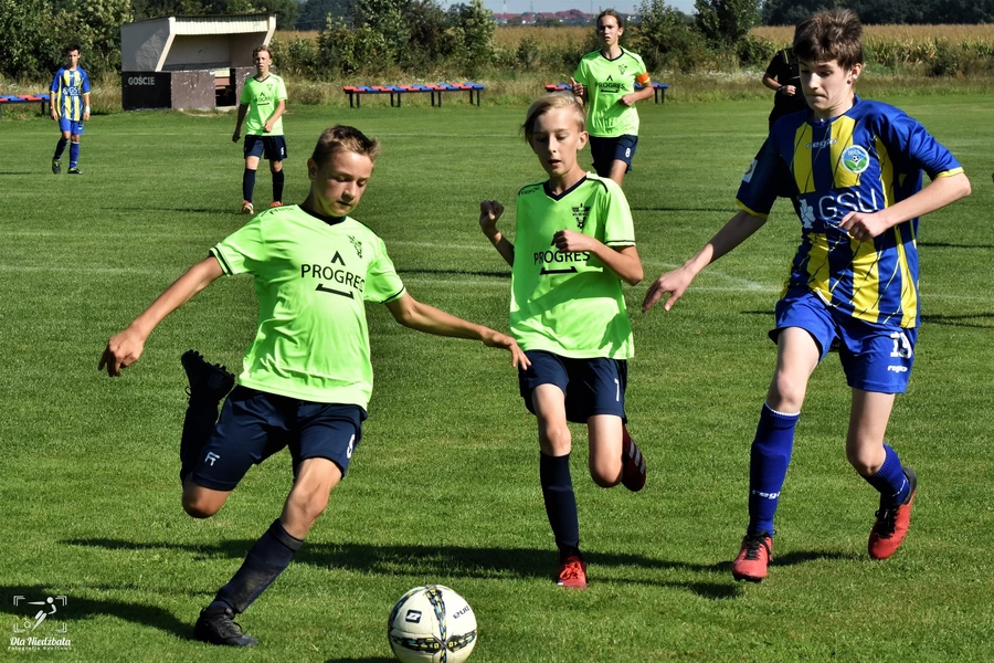 JUNIORZY i TRAMPKARZE – wyniki, tabele, zapowiedzi