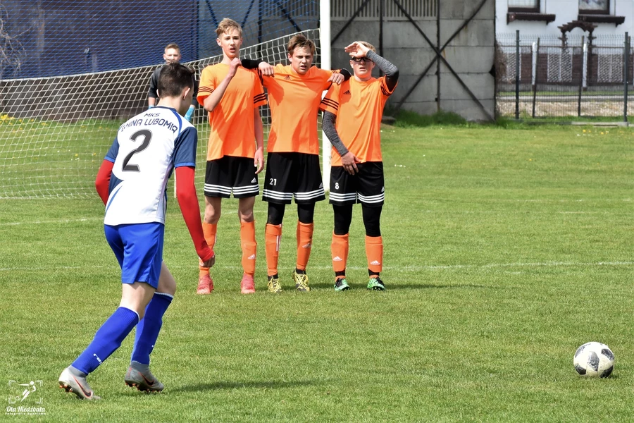 JUNIORZY i TRAMPKARZE – wyniki, tabele, zapowiedzi