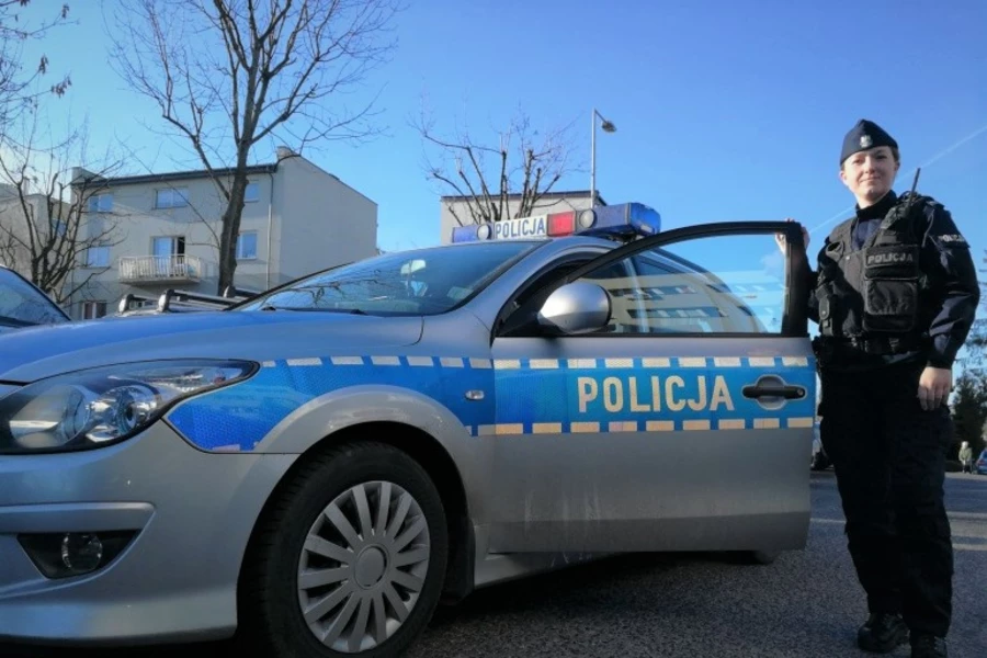 Sięgając po pistolet, czyli kobieta w Policji