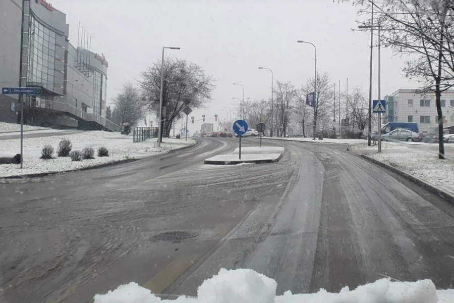 Pada śnieg. Jak jest na drogach?