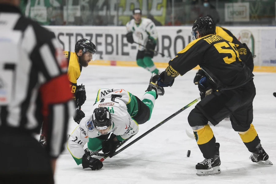 Przypadki zakażenia wirusem Covid-19 w zespole JKH GKS Jastrzębie