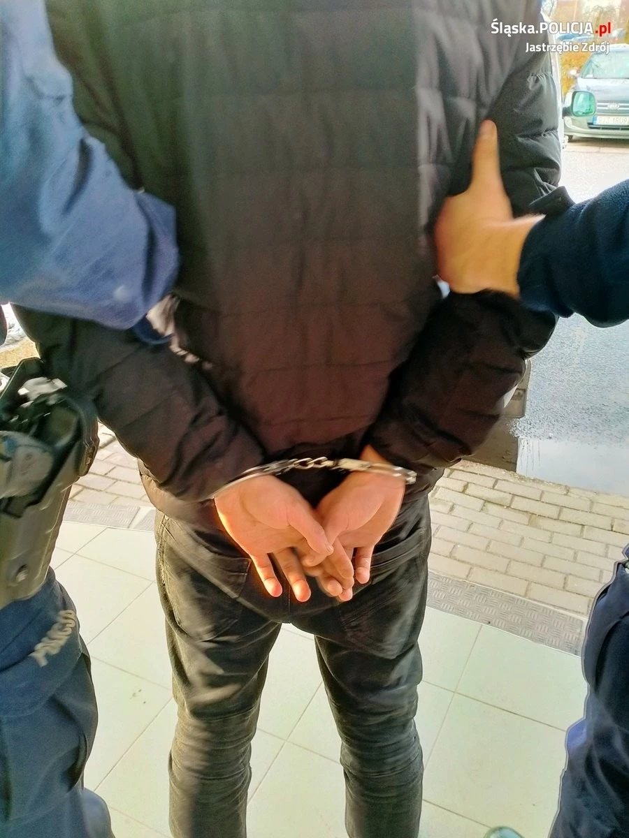 Wtargnął na kościelną mównicę wykrzykując przekleństwa. Agresywny mężczyzna zakłócił mszę w jastrzębskim kościele