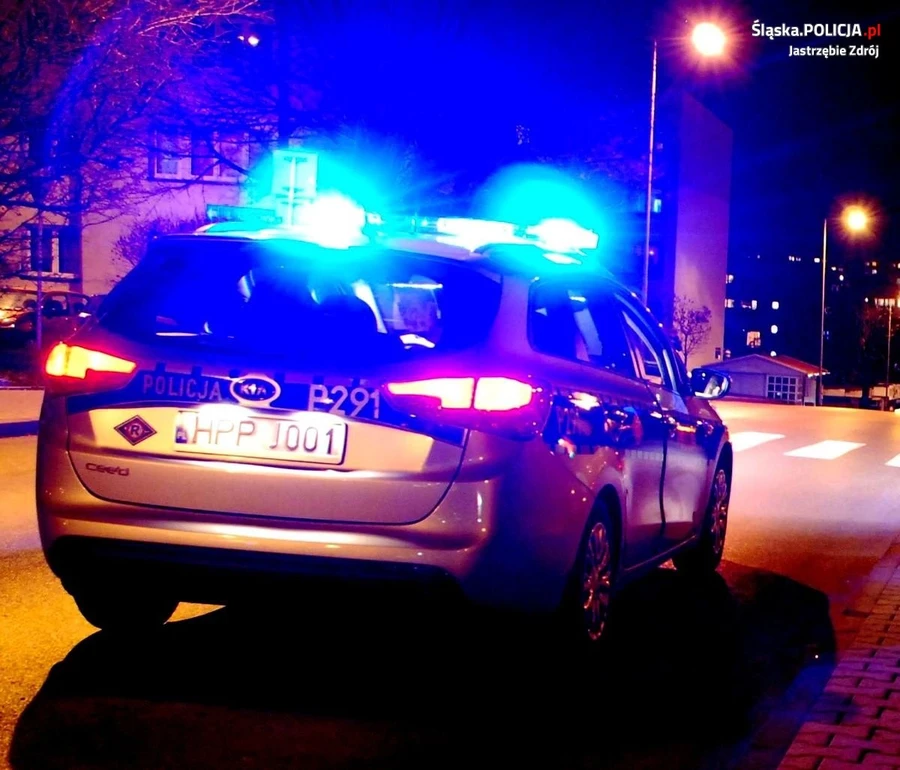 Poniosła go wyobraźnia. Wezwał policję po tym, jak "zamknął w mieszkaniu członków sekty"