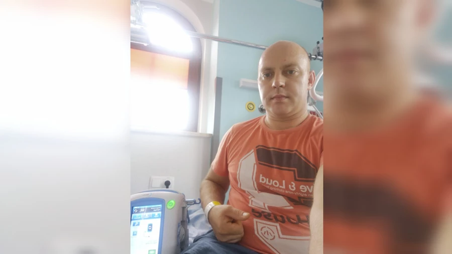 "Chodź tato, pograj z nami w piłkę!" - wołają dzieci do górnika, który stracił nogę wskutek wypadku na kopalni Rydułtowy